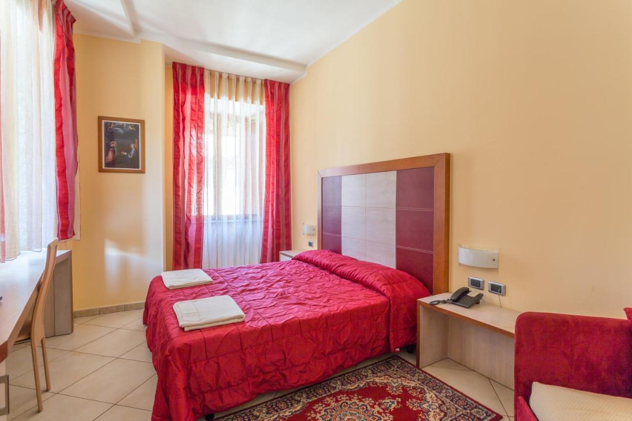 Hotel Conte Ruggero Serra San Bruno Exteriör bild