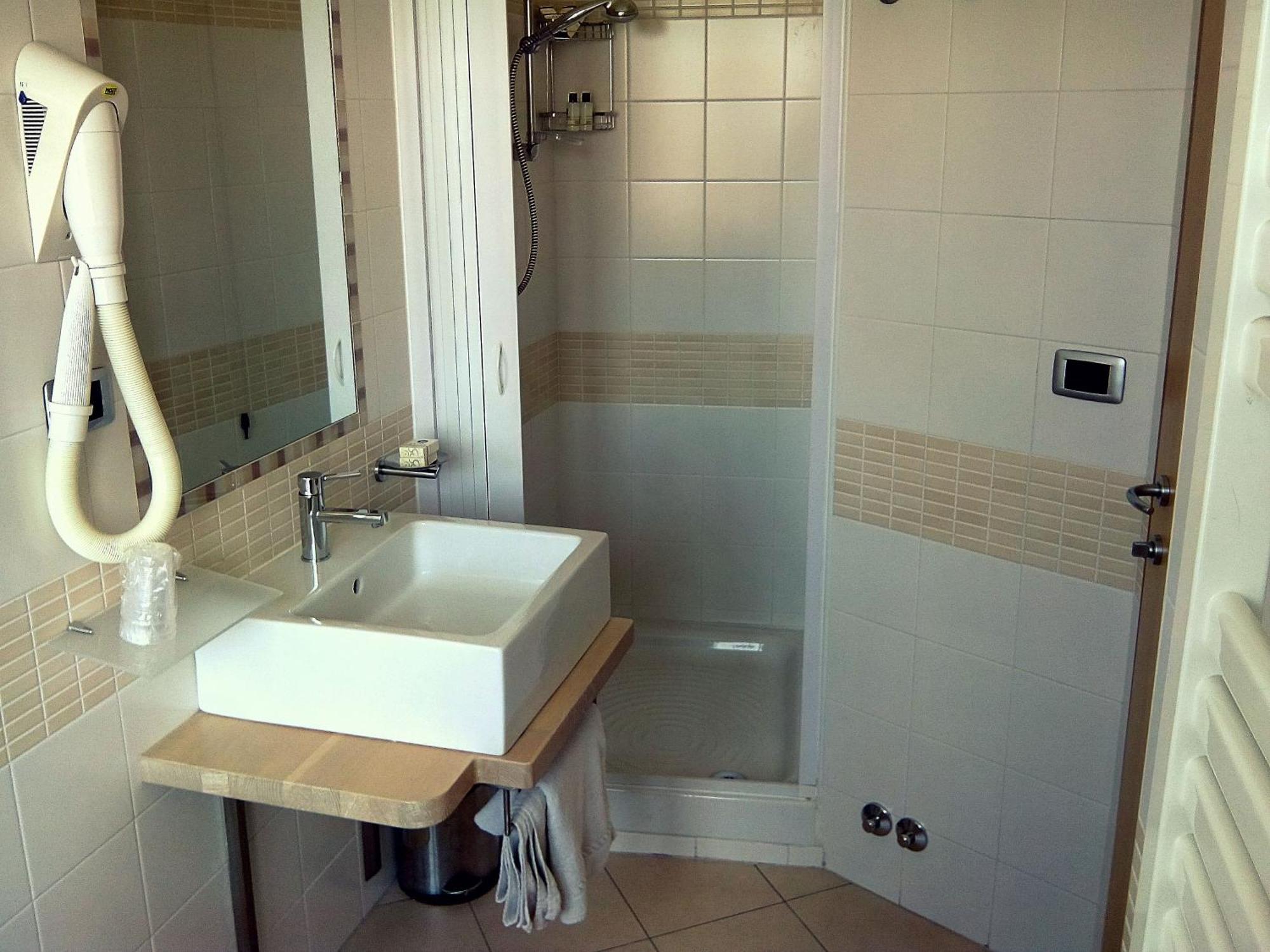 Hotel Conte Ruggero Serra San Bruno Rum bild