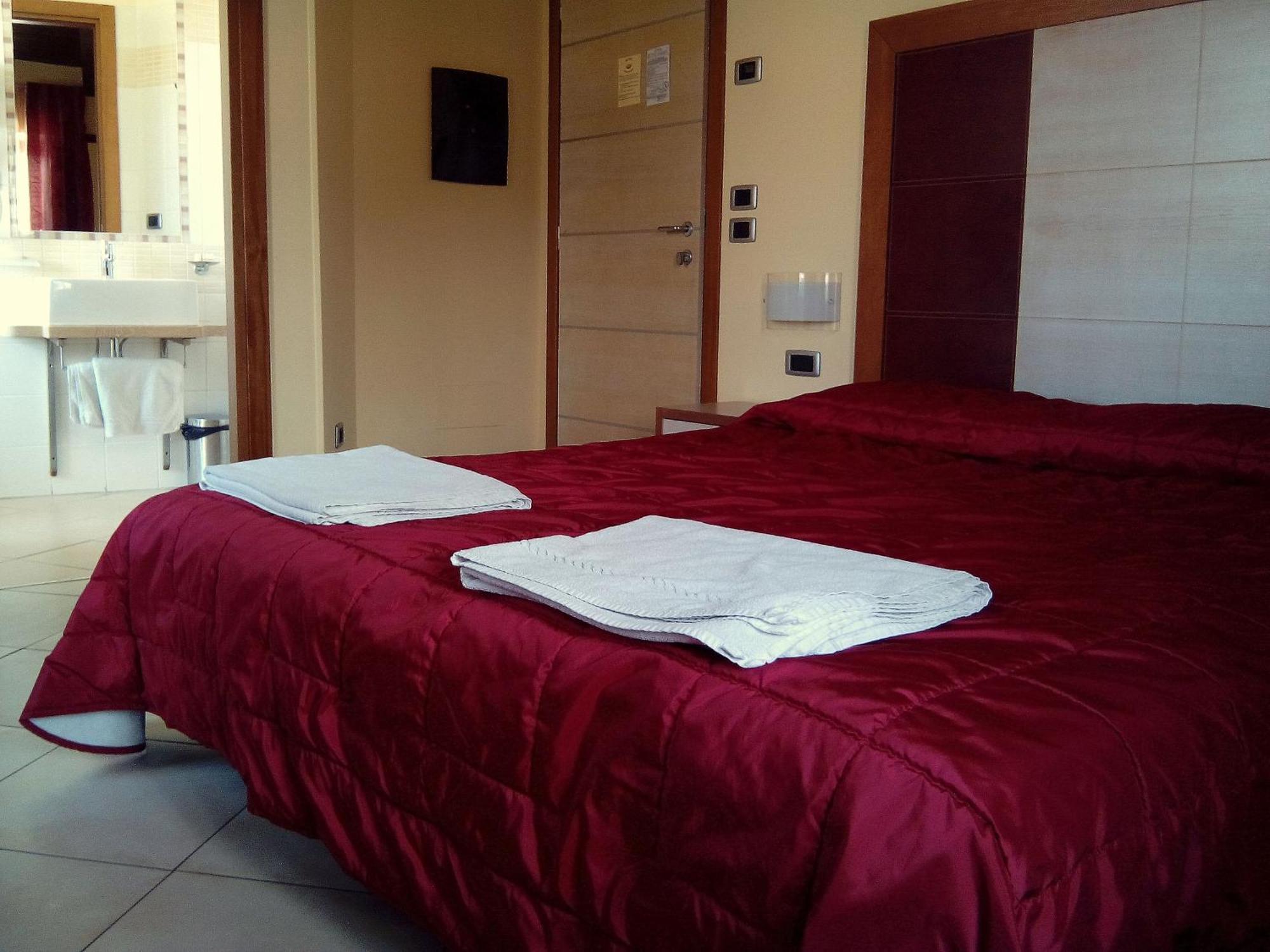 Hotel Conte Ruggero Serra San Bruno Rum bild