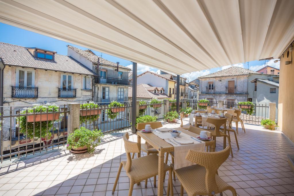 Hotel Conte Ruggero Serra San Bruno Exteriör bild