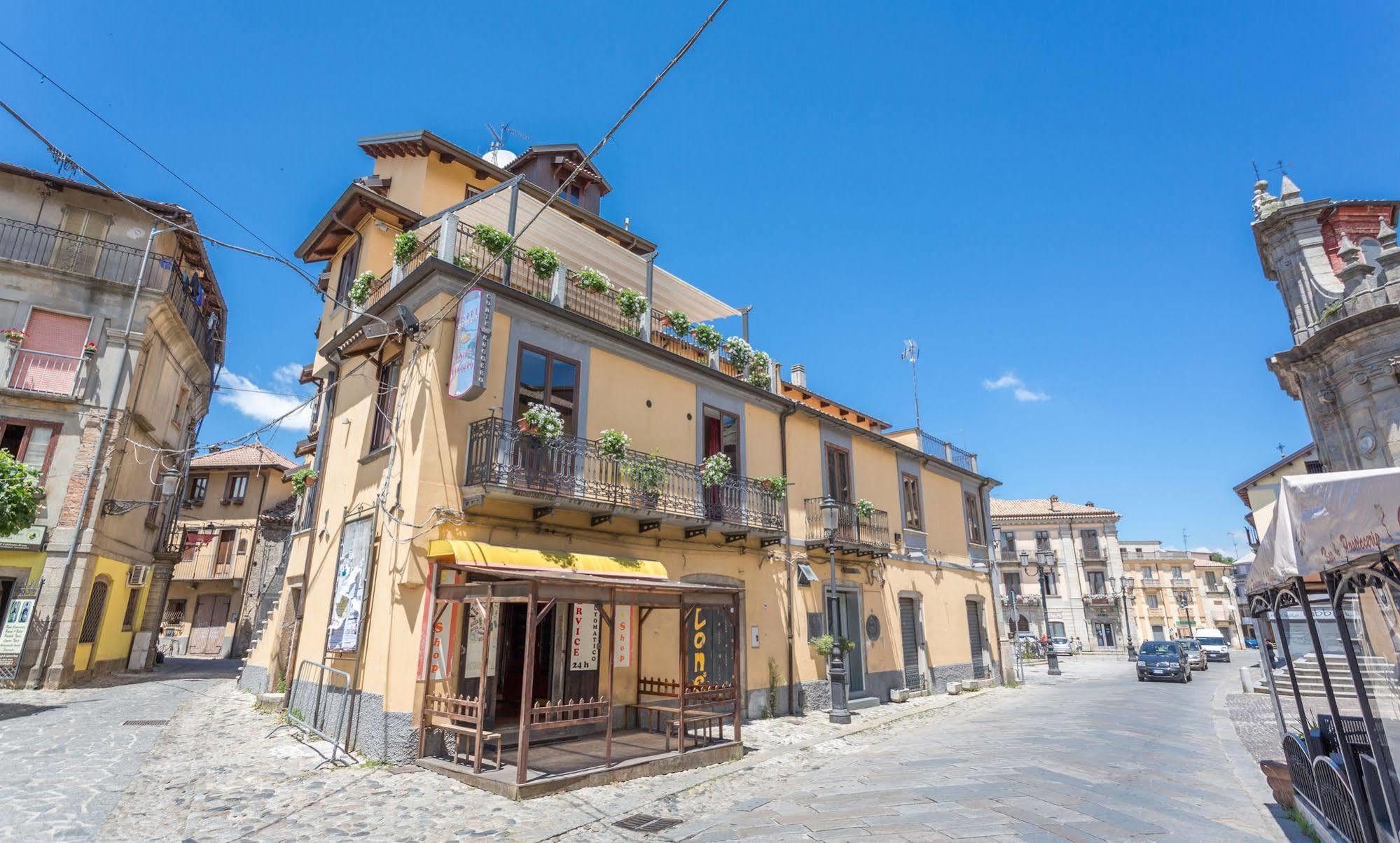 Hotel Conte Ruggero Serra San Bruno Exteriör bild