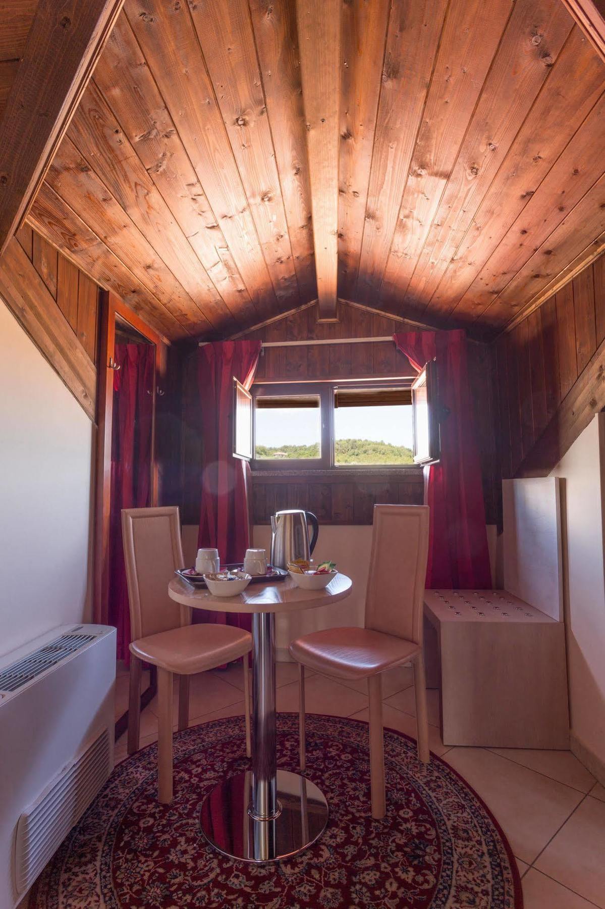 Hotel Conte Ruggero Serra San Bruno Exteriör bild