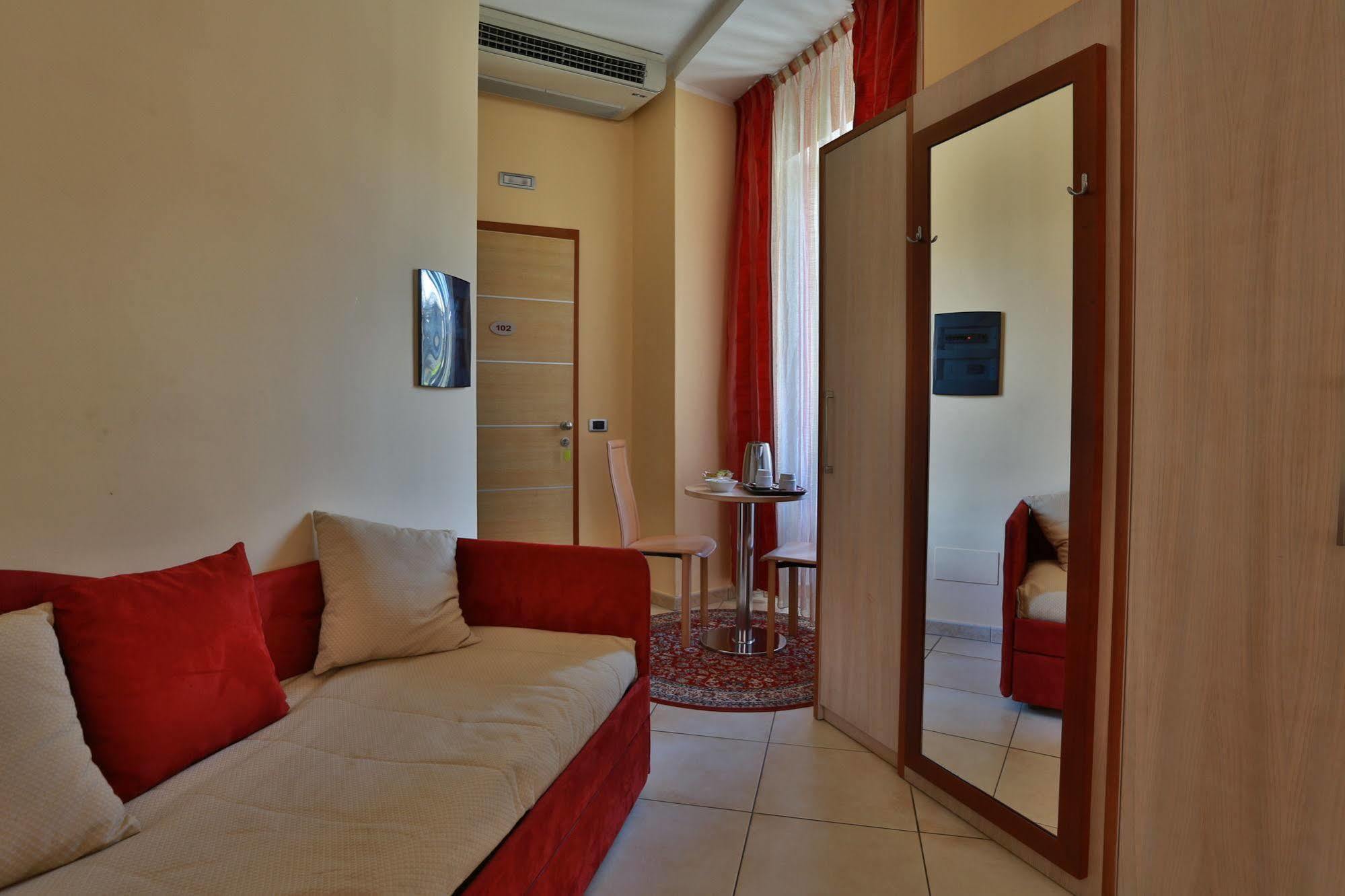 Hotel Conte Ruggero Serra San Bruno Exteriör bild