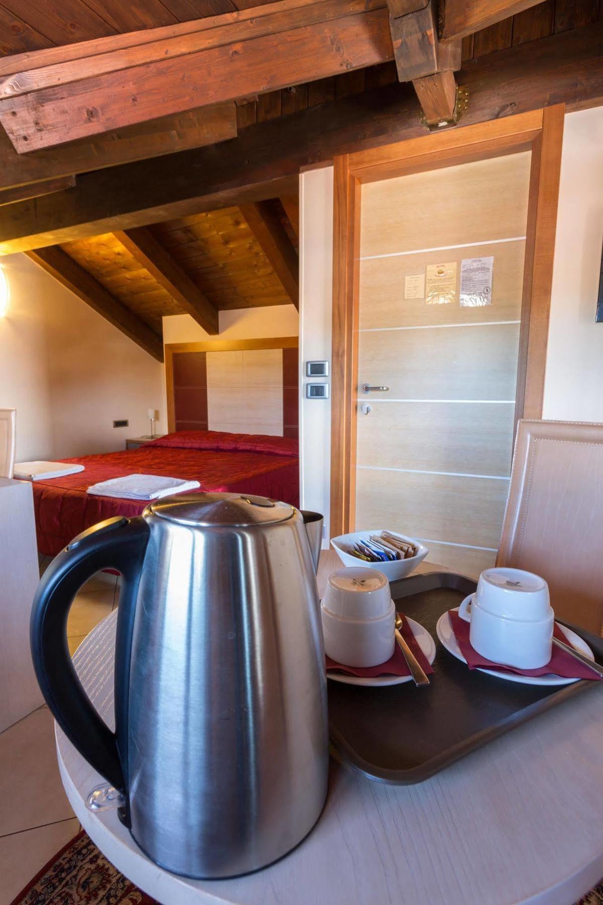 Hotel Conte Ruggero Serra San Bruno Exteriör bild