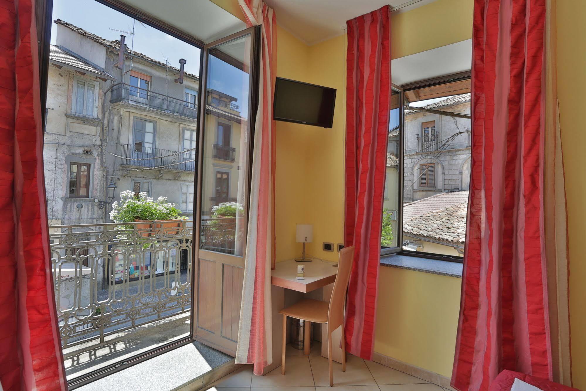 Hotel Conte Ruggero Serra San Bruno Exteriör bild