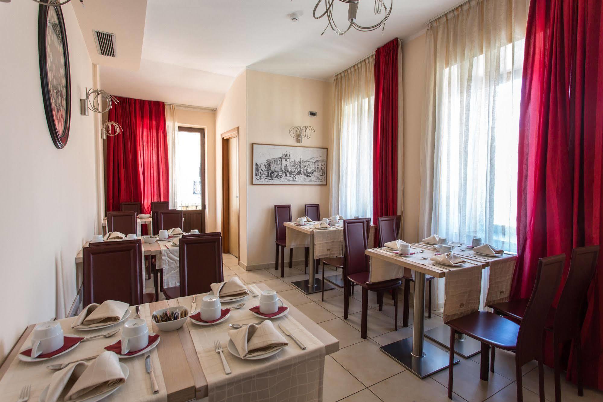 Hotel Conte Ruggero Serra San Bruno Exteriör bild