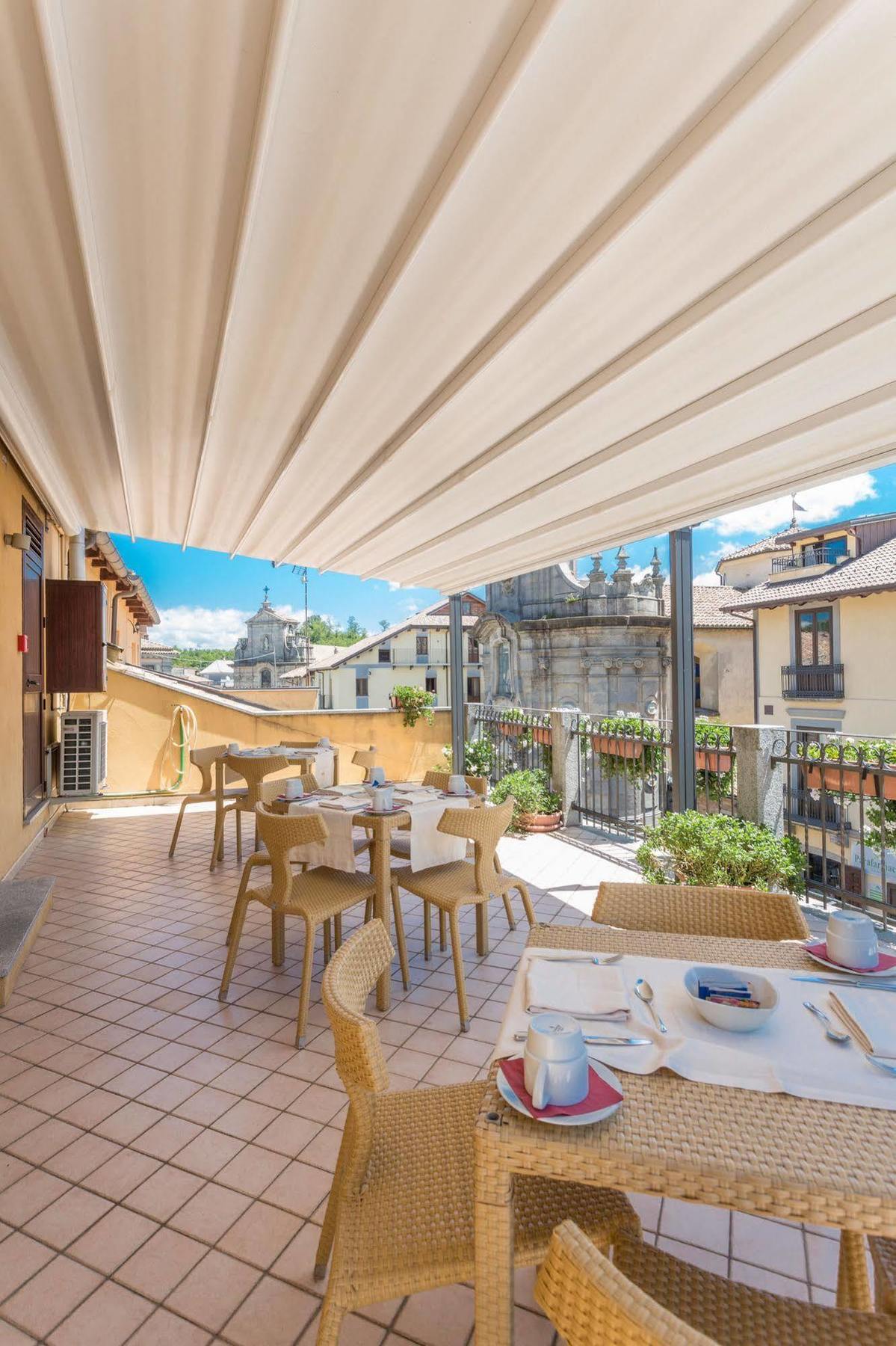 Hotel Conte Ruggero Serra San Bruno Exteriör bild