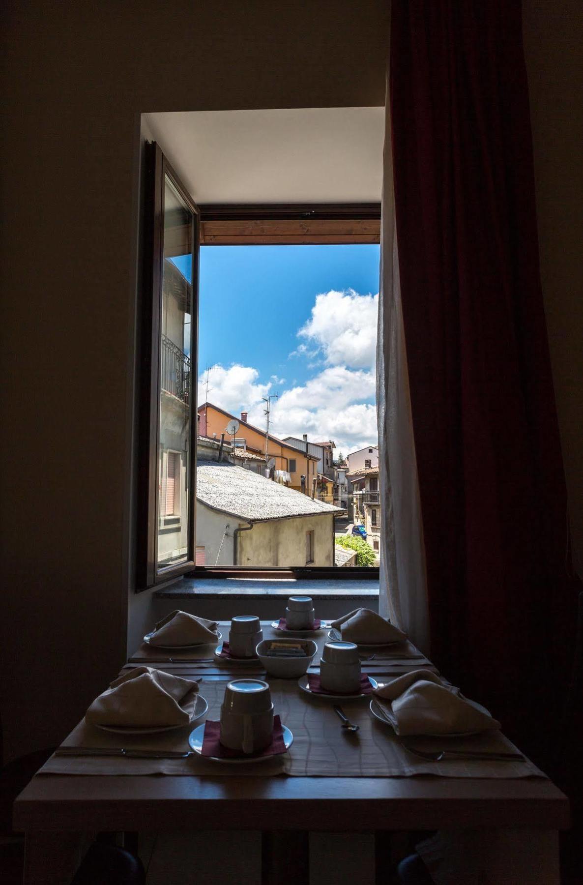 Hotel Conte Ruggero Serra San Bruno Exteriör bild