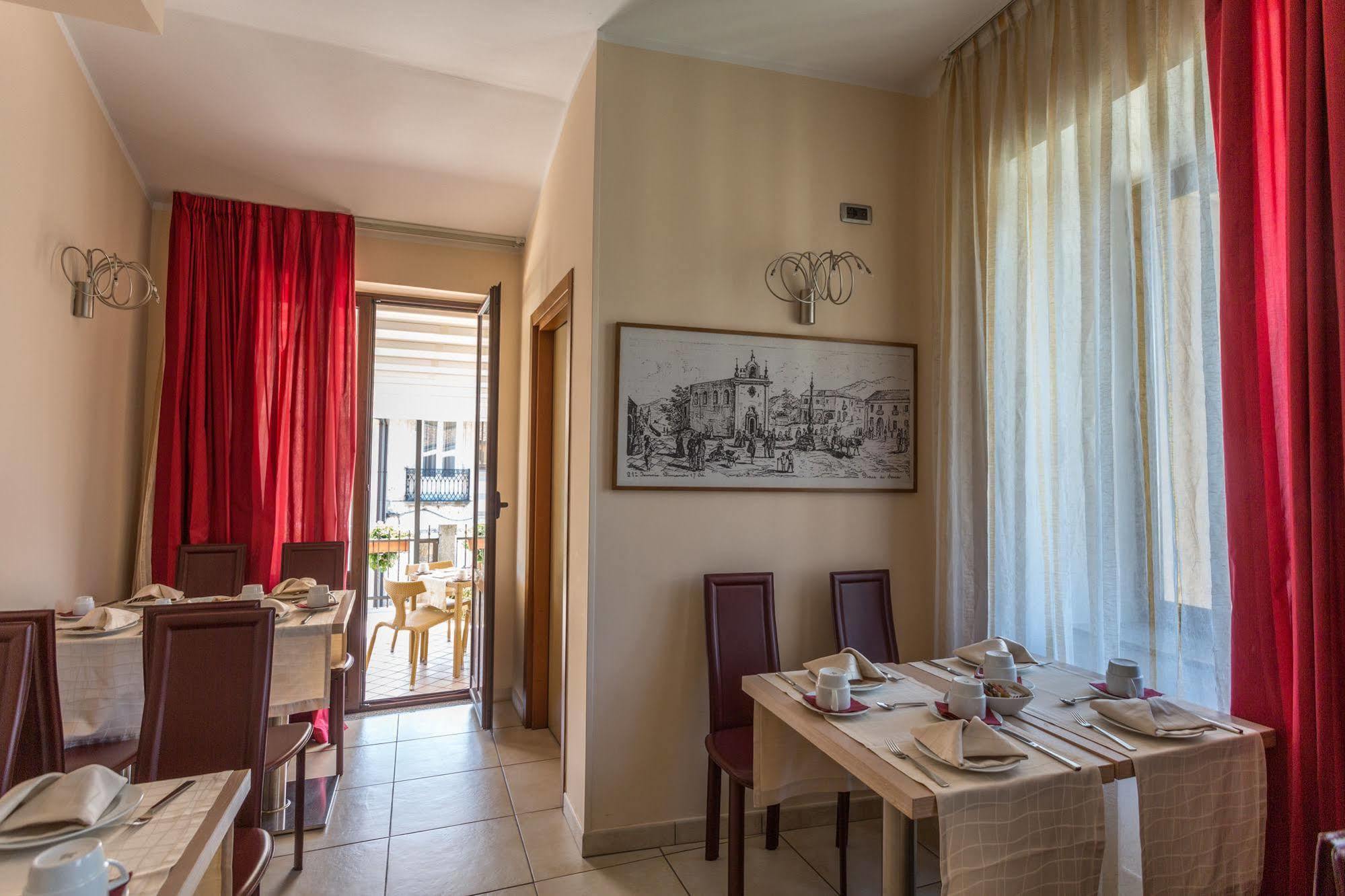 Hotel Conte Ruggero Serra San Bruno Exteriör bild